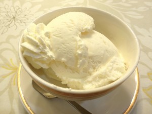 バニラアイスクリーム　雪印 スノーロイヤル